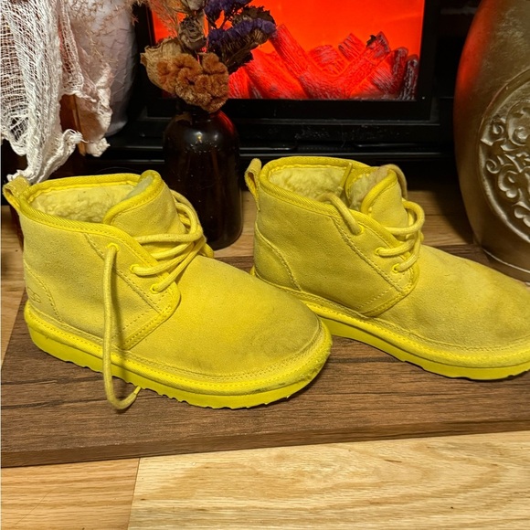 UGG Bright Yellow Neumel II Boots - Picture 1 of 7